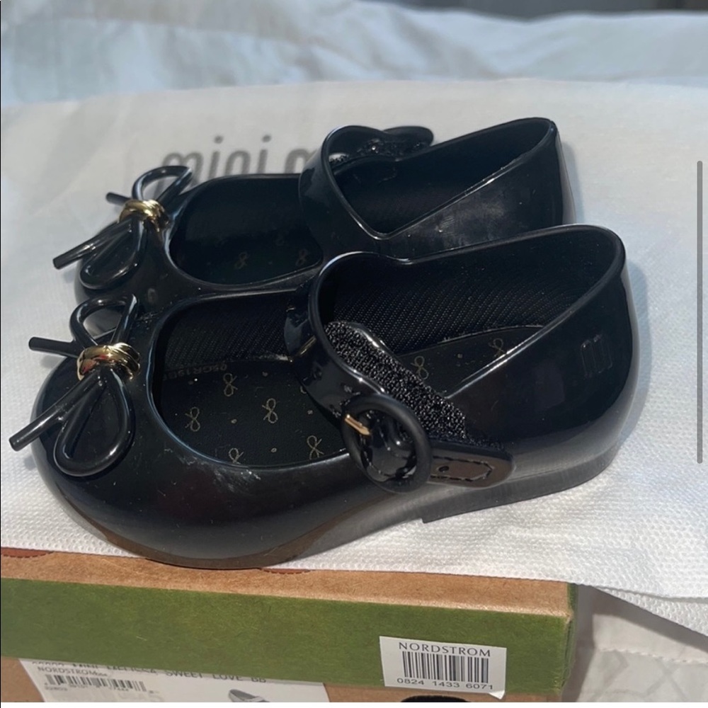 Mini Melissa toddler size 5